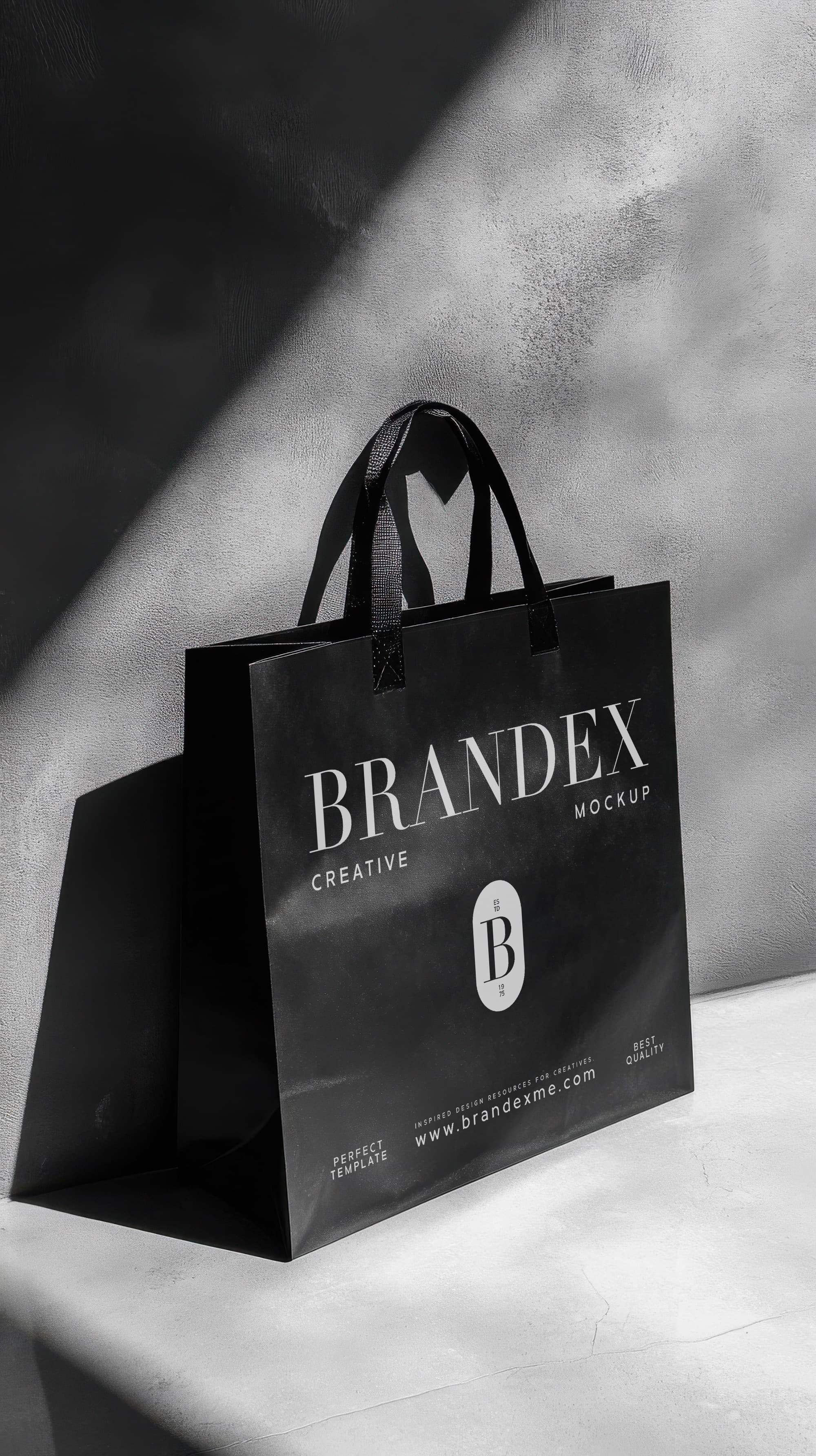 Black shopping bag mockup
